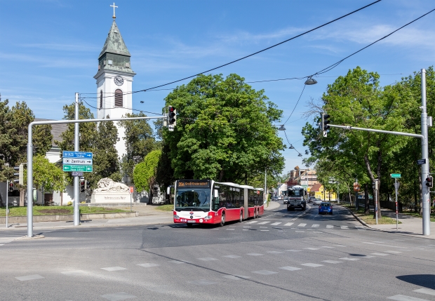 Autobus der Linie 26A in Donaustadt unterwegs