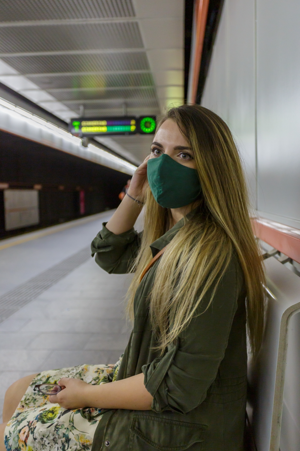 In den öffentlichen Verkehrsmitteln gilt auf Grund der Corona-Krise die Maskentragepflicht.