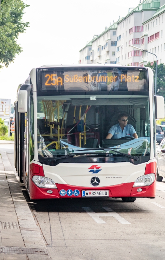 Bus Linie 25A beim Rennbahnweg