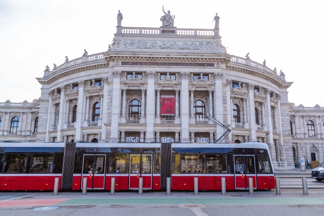 Flexity Linie 71 am Ring