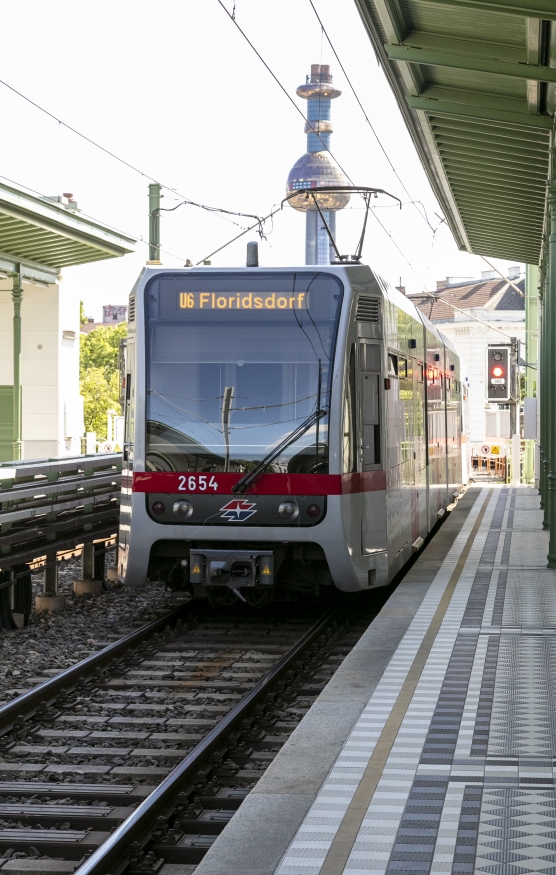 Die Linie U6 in der Station Nußdorfer Straße