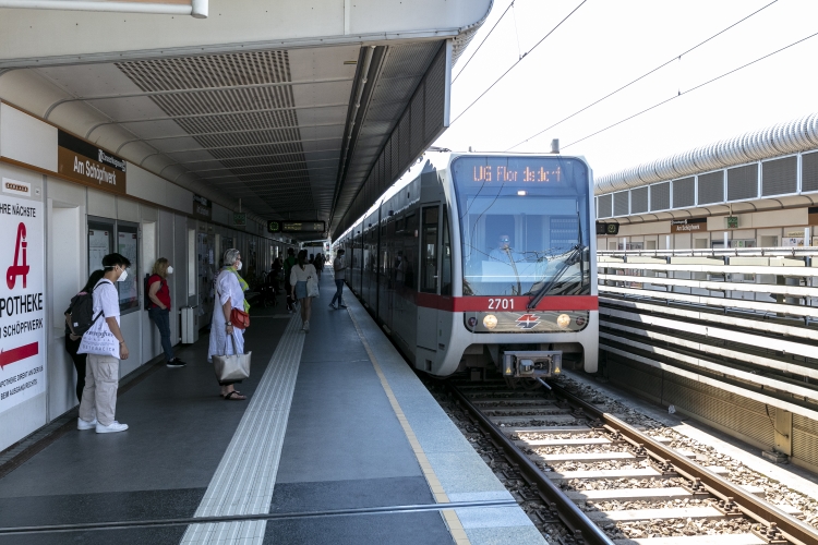 Die Linie U6 in der Station Am Schöpfwerk