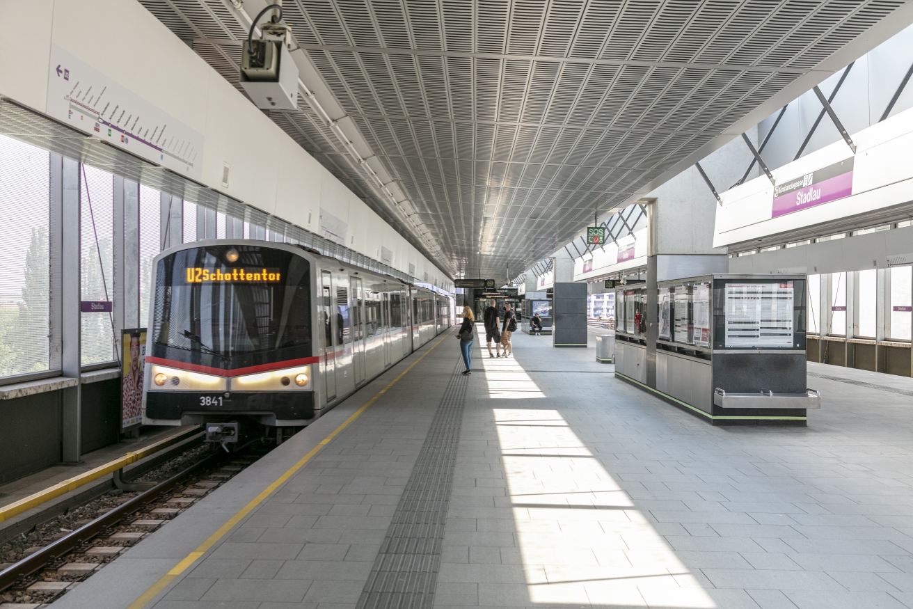 Die Linie U2 in der Station Stadlau Fahrtrichtung Schottentor