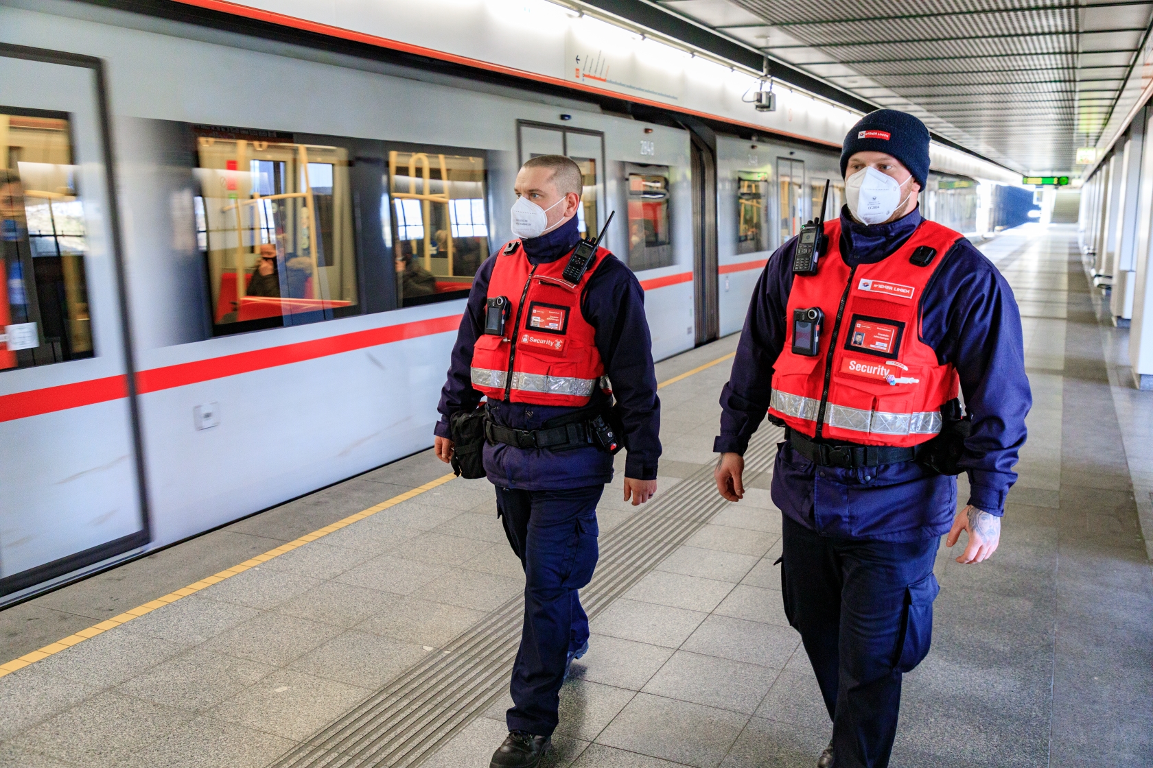 Das Security Team der Wiener Linien hilft gerne weiter und achtet auf die Einhaltung der Hausordnung