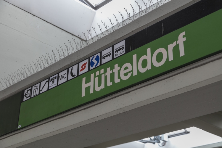 Stationsschild U4 - Hütteldorf