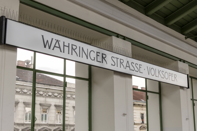 U6-Stationsschild Währingerstraße - Volksoper