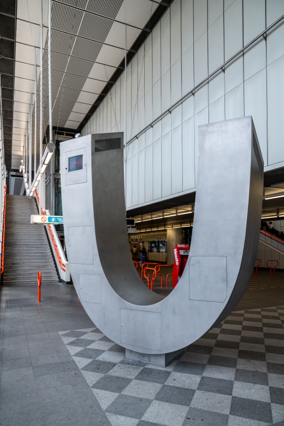 U3-Station Ottakring mit Kunstwerk