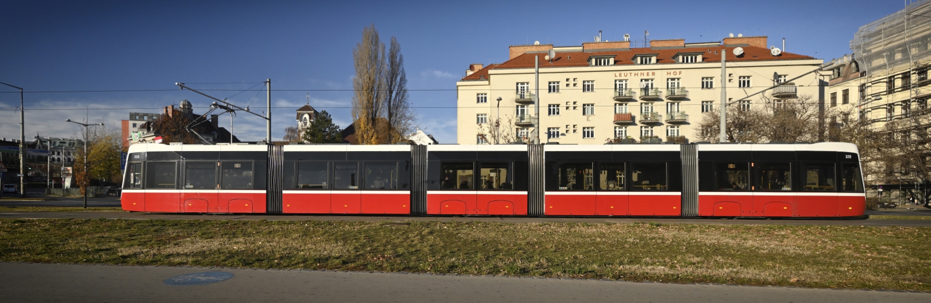 Flexity der Linie 6 nahe der Station Margaretengürtel