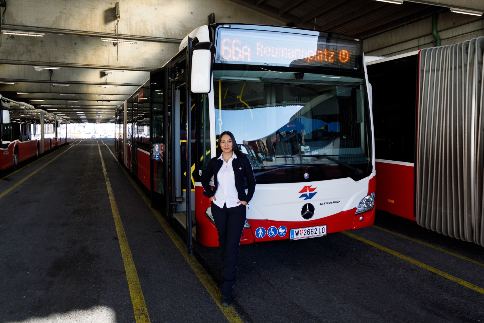 Autobuslenkerin Gabriella fährt Bus aus Leidenschaft.