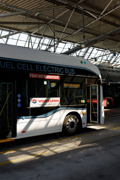 H2-Testbus der Wiener Linien am Gelände der Garage Leopoldau