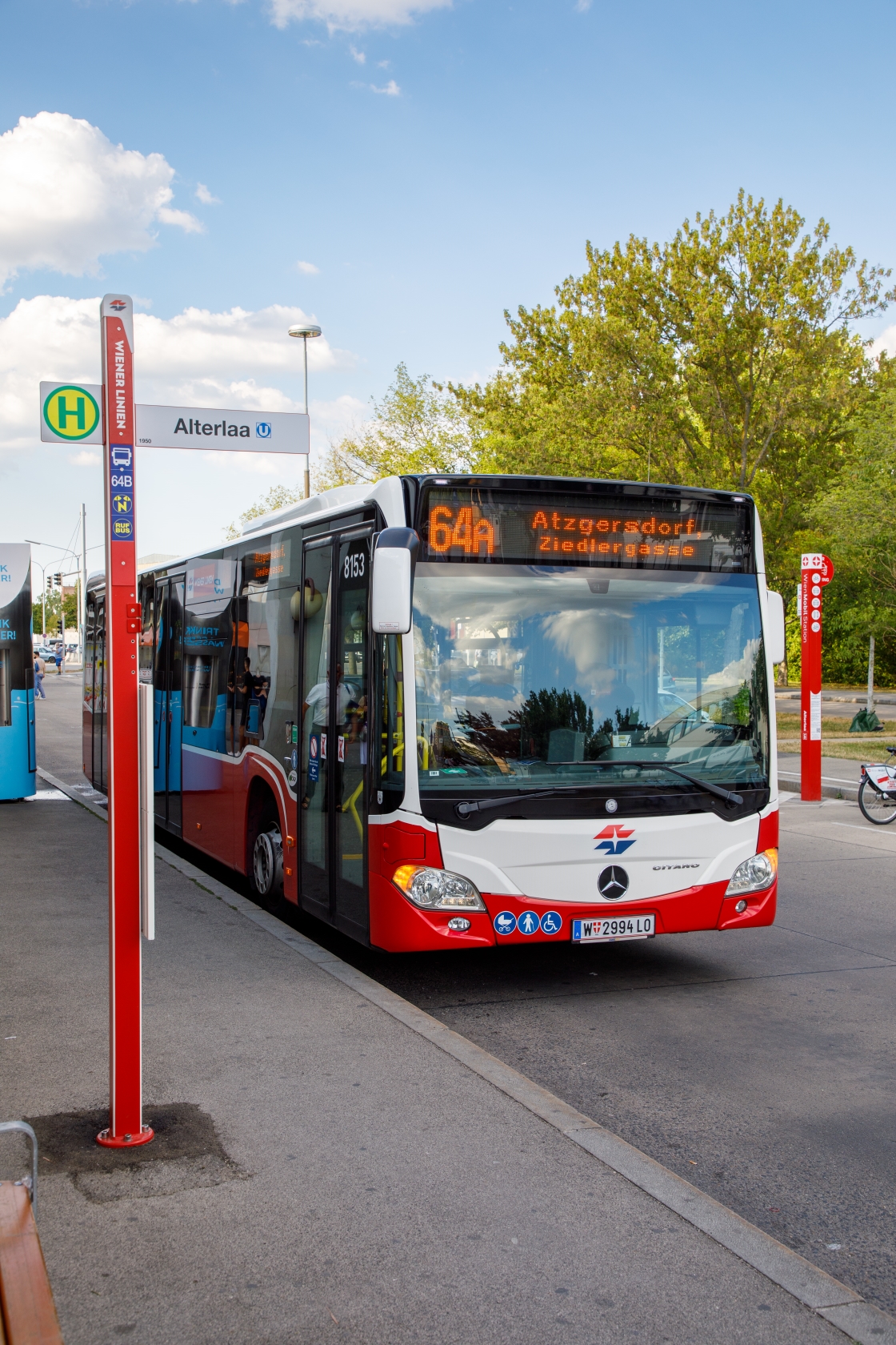 Die Wiener Linien erweitern ihr Busnetz in Liesing, um die Fahrgäste noch besser an U-, S- und Badner Bahn anzuschließen. Dafür werden zwei Buslinien neu geschaffen - 61B und 64B - und zwei bestehende Linien neu organisiert - 61A und 64A. 